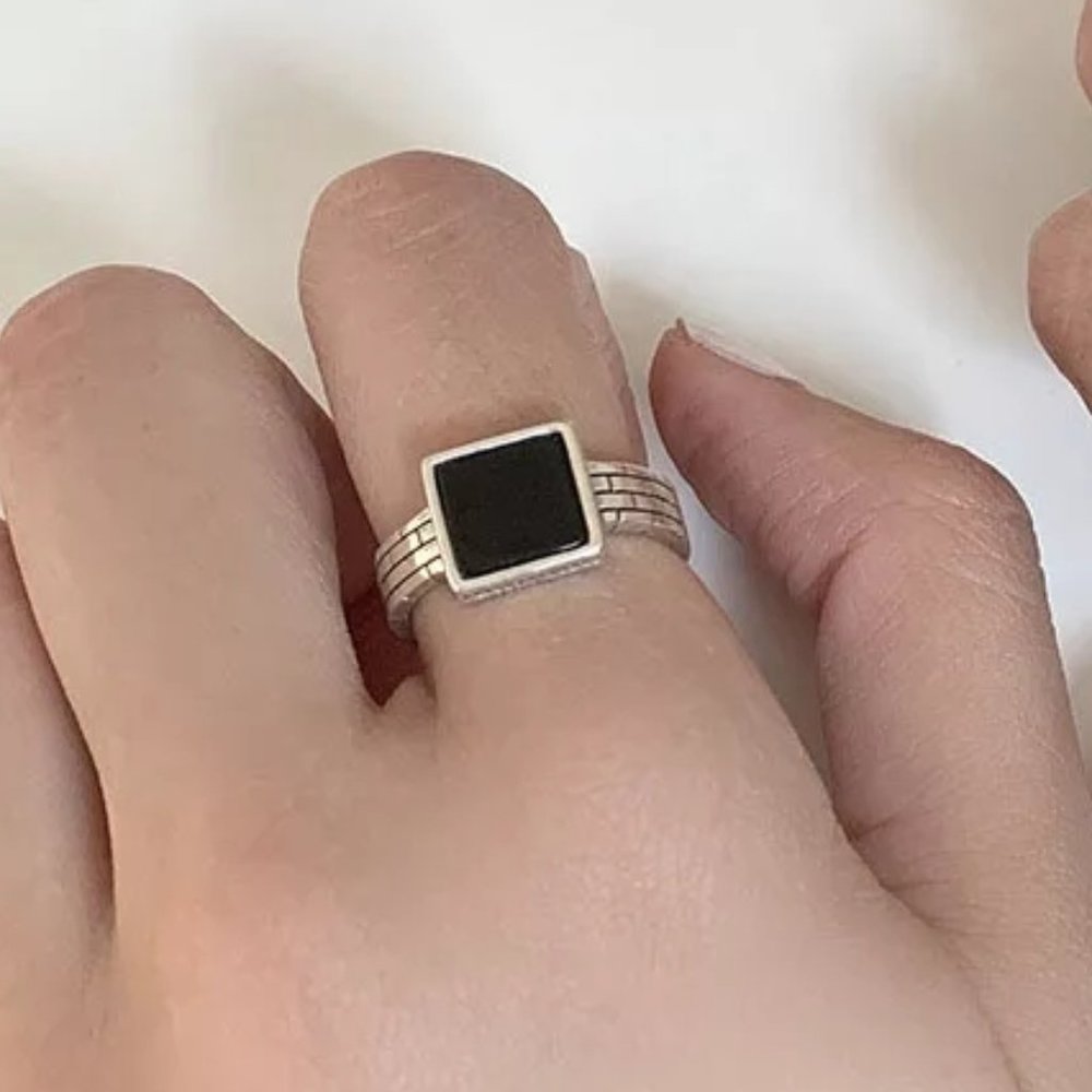 925 Silver ring Adjustable Black square Size 7 NWT